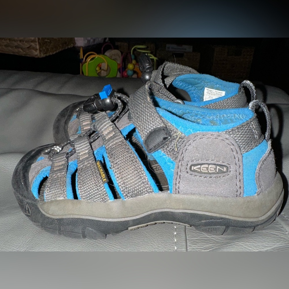 Keen Sandals (Little Kid sz 11)